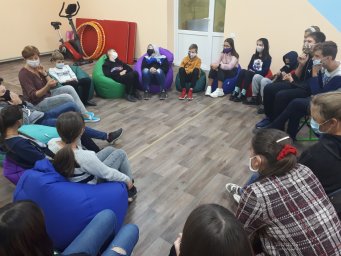 Для дітей Бахмутської ОТГ провели Дебатний клуб "Мирне спiлкування для пiдлiткiв: лайфхаки як уникати конфлiктiв"
