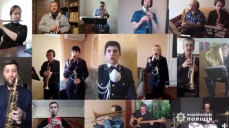 Подарунок від поліції: для жителів Донеччини записали серію музичних відеовиступів